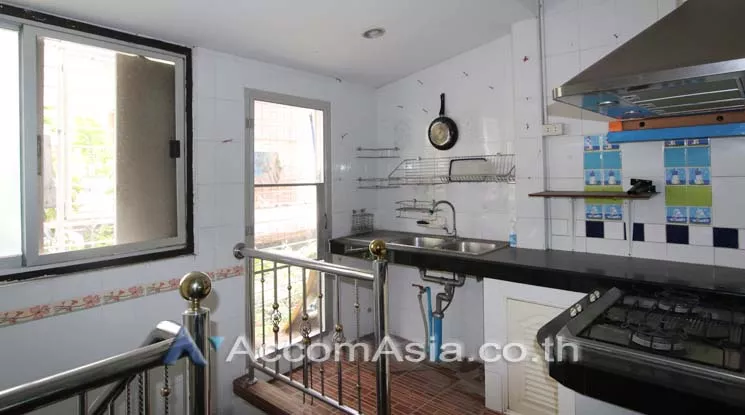 5  Townhouse For Sale in Silom ,Bangkok BTS Saphan Taksin AA13038