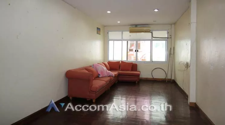6  Townhouse For Sale in Silom ,Bangkok BTS Saphan Taksin AA13038