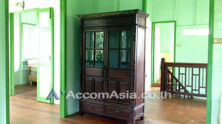 unitHome Office |  3 Bedrooms  House For Rent in Sathorn, Bangkok  near BTS Saint Louis (90425)