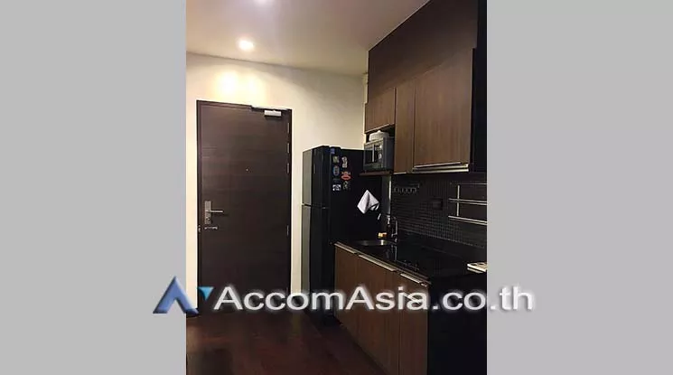  1 Bedroom  Condominium For Rent in Phaholyothin, Bangkok  near BTS Phaya Thai - BTS Saphan Taksin (AA13078)
