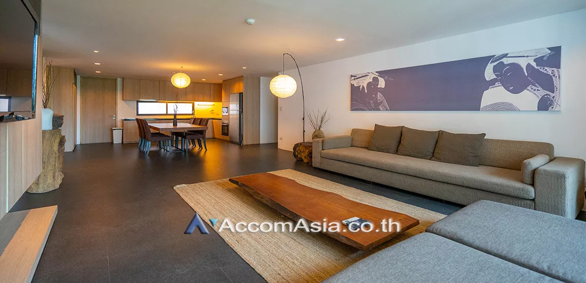 unit 2 Bedrooms  Apartment For Rent in Sukhumvit, Bangkok  near BTS Ekkamai (AA13120)
