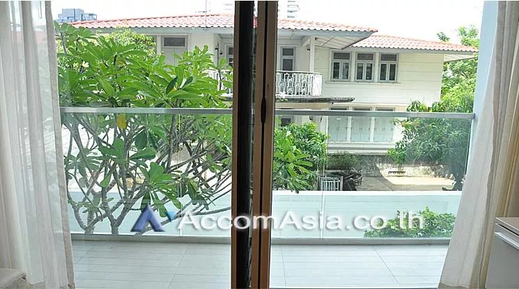 unit 1 Bedroom  Apartment For Rent in Sukhumvit, Bangkok  near BTS Ekkamai (AA13122)
