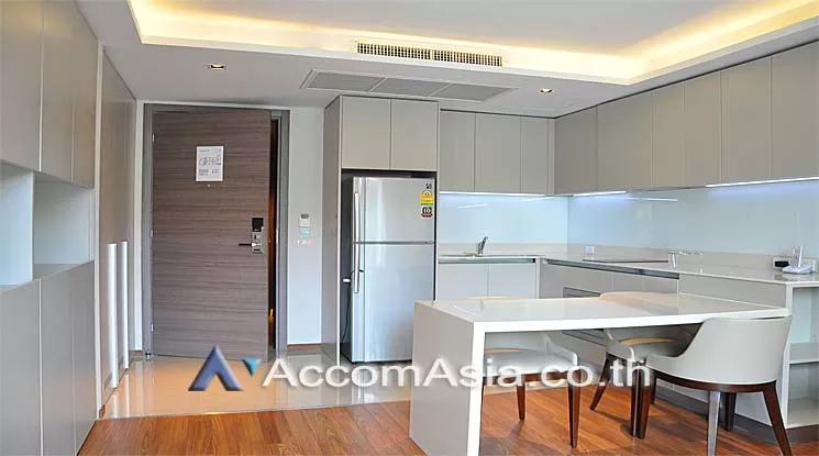  1 Bedroom  Apartment For Rent in Sukhumvit, Bangkok  near BTS Ekkamai (AA13122)