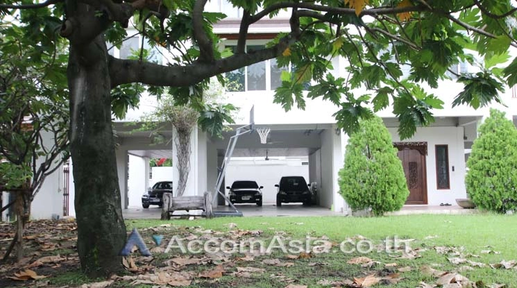 6  4 br House For Rent in Sukhumvit ,Bangkok BTS Ekkamai AA13128