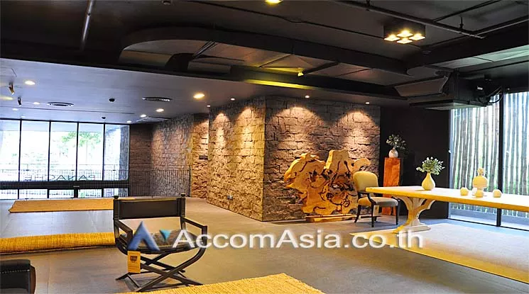 11  Retail / Showroom For Rent in Sukhumvit ,Bangkok BTS Ekkamai at Retail Space for rent AA13146
