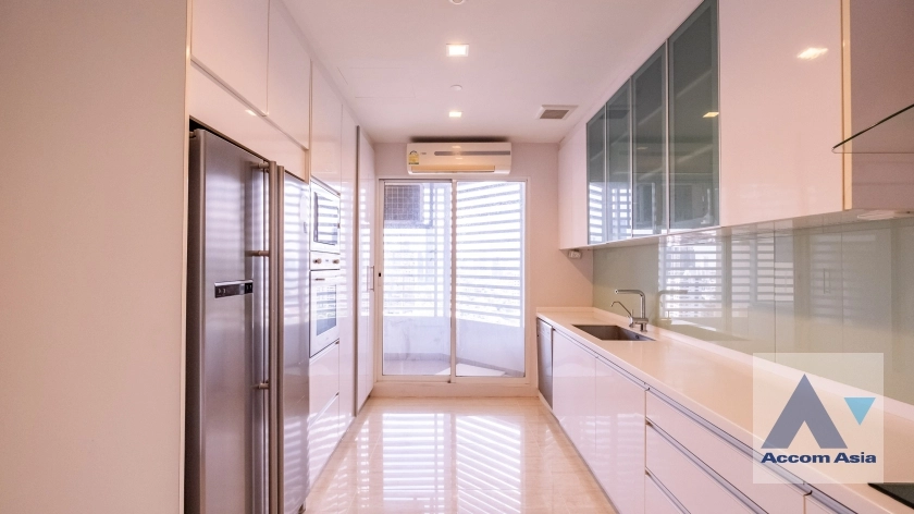 A whole floor, Pet friendly condominium for rent in Sukhumvit, Bangkok Code AA13195