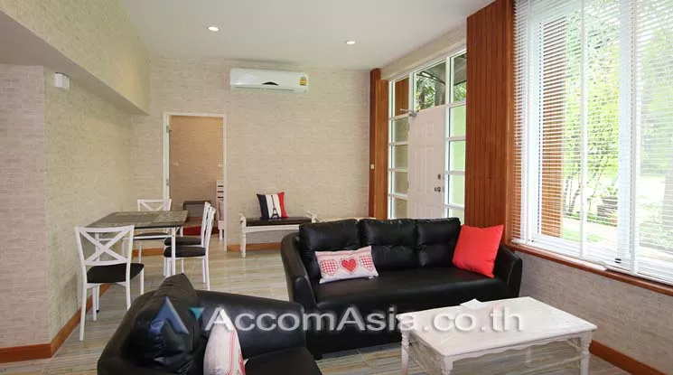  2 Bedrooms  Townhouse For Rent in Sukhumvit, Bangkok  near BTS Thong Lo (AA13199)