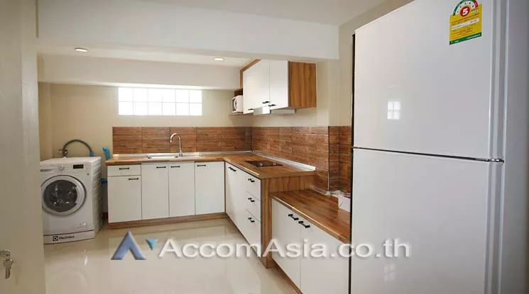 unit 2 Bedrooms  Townhouse For Rent in Sukhumvit, Bangkok  near BTS Thong Lo (AA13201)