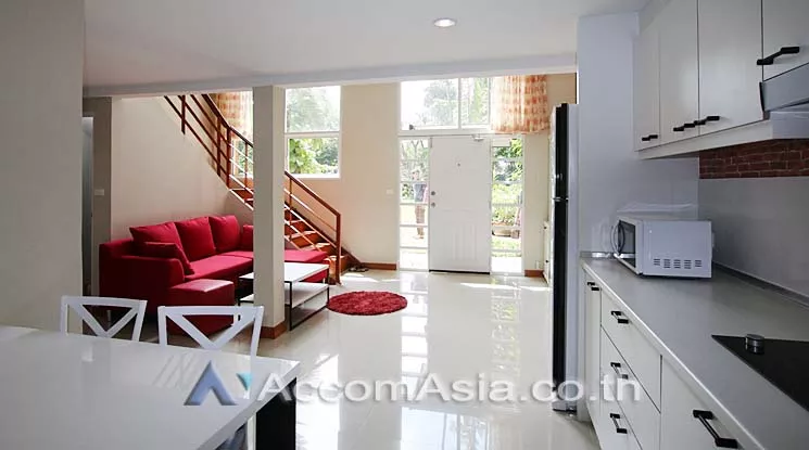 unit 3 Bedrooms  Townhouse For Rent in Sukhumvit, Bangkok  near BTS Thong Lo (AA13203)