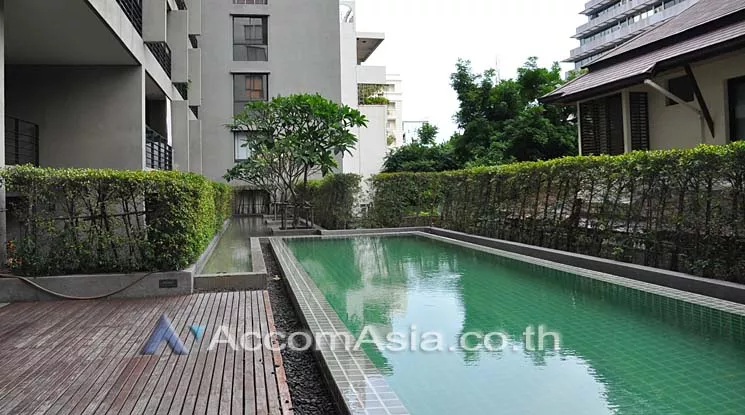  1 Bedroom  Condominium For Sale in Ploenchit, Bangkok  near BTS Ratchadamri (AA13209)