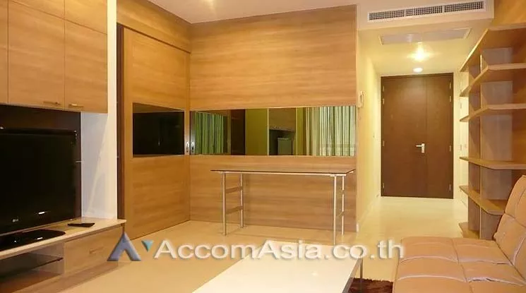  1 Bedroom  Condominium For Rent & Sale in Phaholyothin, Bangkok  near BTS Chitlom (AA13247)