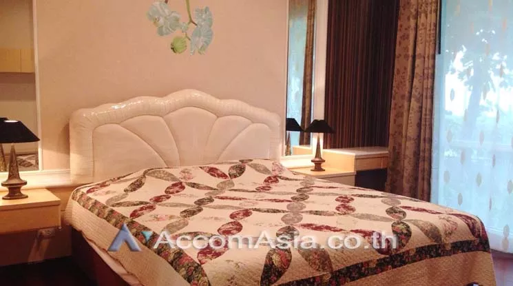  1 Bedroom  Condominium For Rent in Petchkasem, Bangkok  near BTS Saphan Taksin (AA13250)