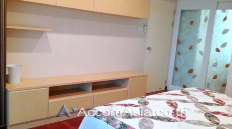  1 Bedroom  Condominium For Rent in Petchkasem, Bangkok  near BTS Saphan Taksin (AA13250)