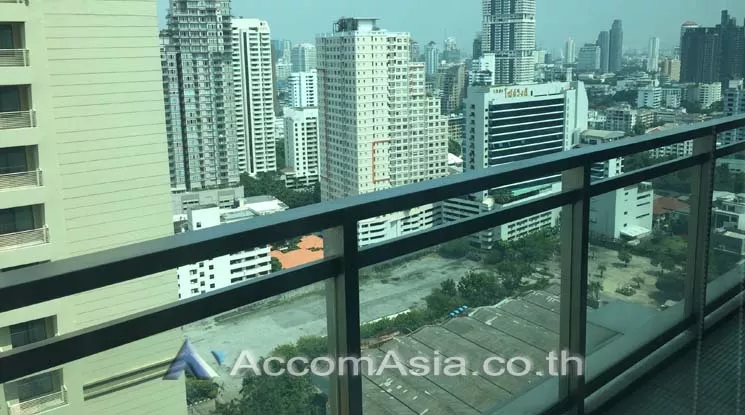 Double High Ceiling, Duplex Condo |  3 Bedrooms  Condominium For Rent in Sukhumvit, Bangkok  near BTS Phrom Phong (AA13273)