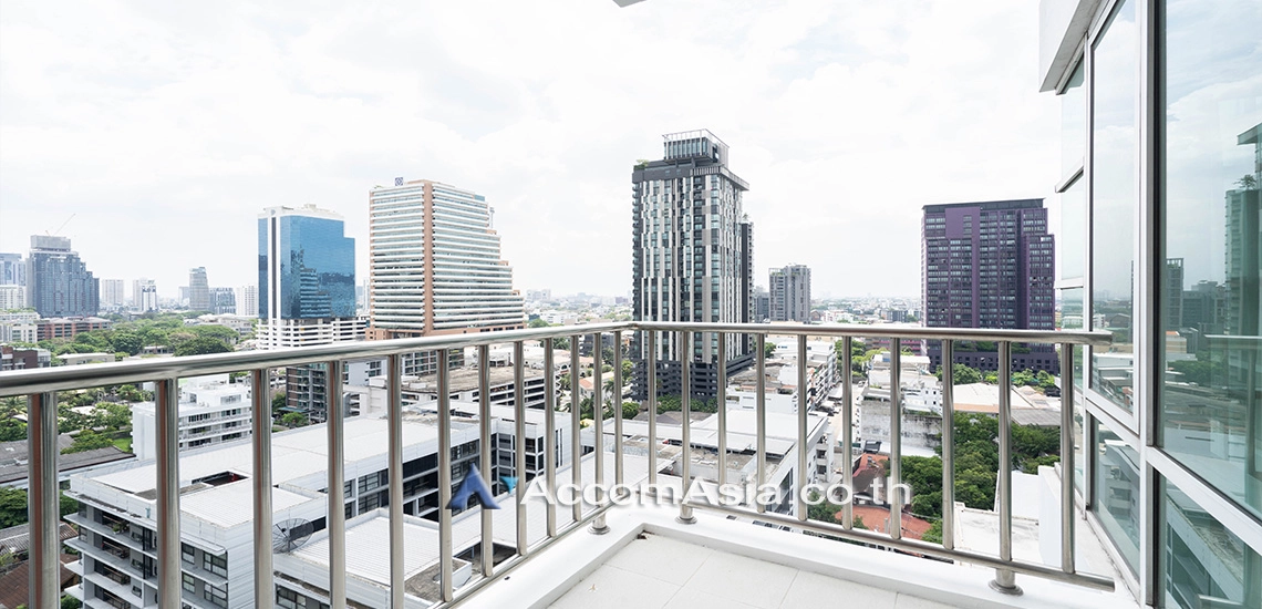 Pet friendly |  2 Bedrooms  Condominium For Rent & Sale in Sukhumvit, Bangkok  near BTS Ekkamai (AA13279)