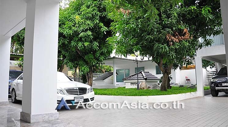  1  5 br House for rent and sale in Phaholyothin ,Bangkok BTS Saphan-Kwai AA13362