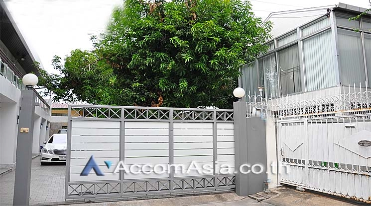 5  5 br House for rent and sale in Phaholyothin ,Bangkok BTS Saphan-Kwai AA13362