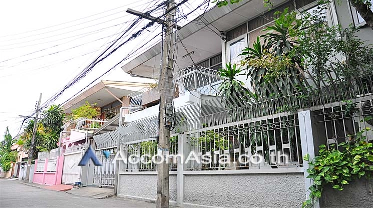  2  3 br Townhouse For Rent in Phaholyothin ,Bangkok BTS Saphan-Kwai AA13364