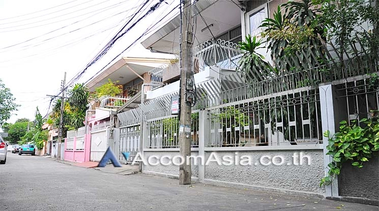  1  3 br Townhouse For Rent in Phaholyothin ,Bangkok BTS Saphan-Kwai AA13364
