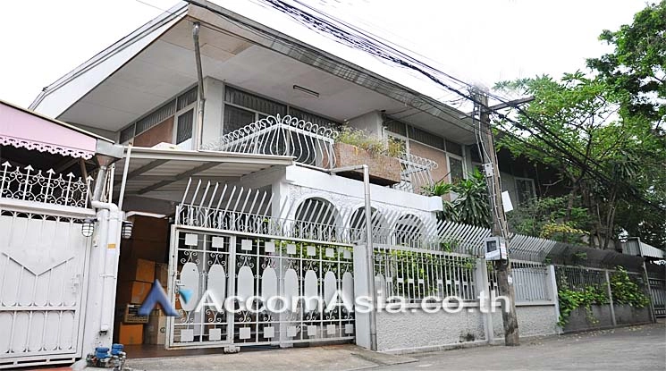 4  3 br Townhouse For Rent in Phaholyothin ,Bangkok BTS Saphan-Kwai AA13364