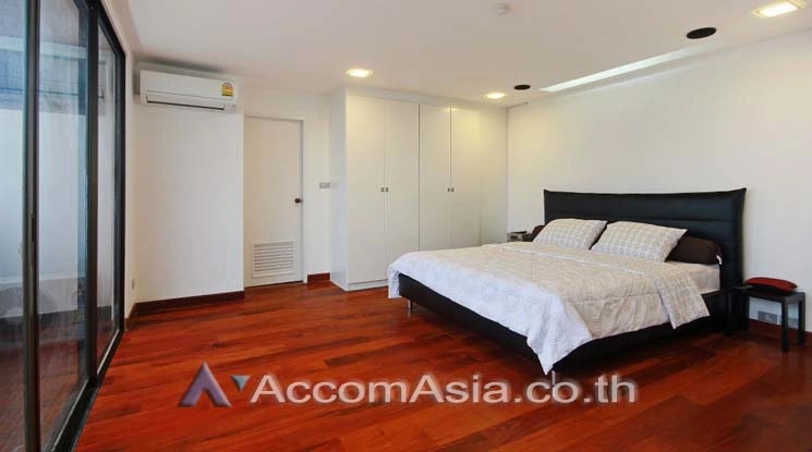 unit 3 Bedrooms  Condominium For Rent & Sale in Sukhumvit, Bangkok  near BTS Ekkamai (AA13380)