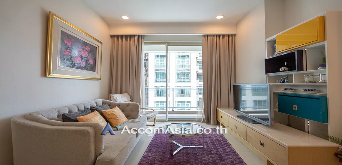  2 Bedrooms  Condominium For Rent & Sale in Ploenchit, Bangkok  near BTS Chitlom (AA13389)
