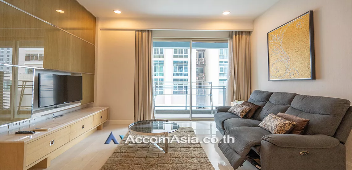  2 Bedrooms  Condominium For Rent in Ploenchit, Bangkok  near BTS Chitlom (AA13390)