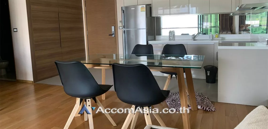 unit 2 Bedrooms  Condominium For Rent in Silom, Bangkok  near BTS Chong Nonsi (AA13410)