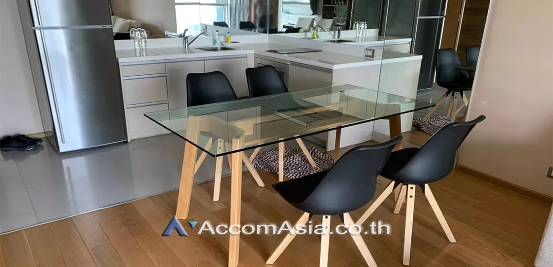 unit 2 Bedrooms  Condominium For Rent in Silom, Bangkok  near BTS Chong Nonsi (AA13410)