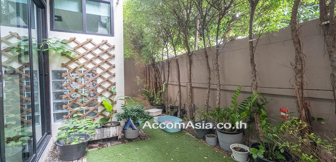 10  4 br House For Rent in Sukhumvit ,Bangkok BTS Phrom Phong at Emporium Pool Compound AA13419