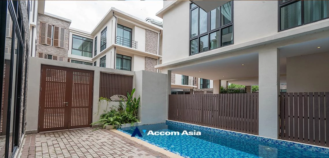 4  4 br House For Rent in Sukhumvit ,Bangkok BTS Phrom Phong at Emporium Pool Compound AA13420