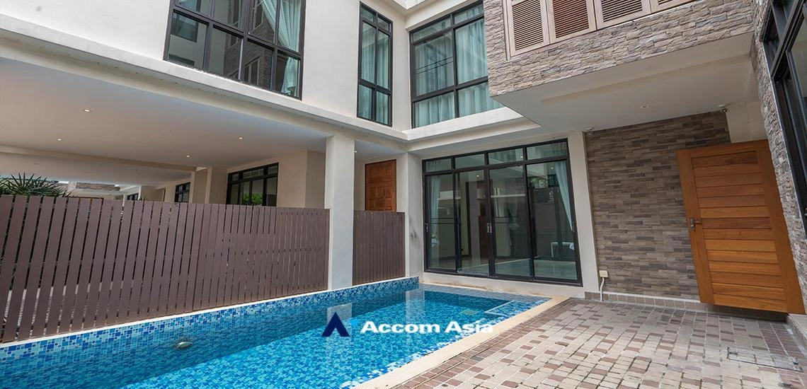 6  4 br House For Rent in Sukhumvit ,Bangkok BTS Phrom Phong at Emporium Pool Compound AA13420