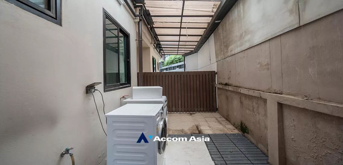 7  4 br House For Rent in Sukhumvit ,Bangkok BTS Phrom Phong at Emporium Pool Compound AA13420
