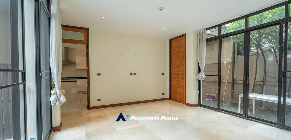 12  4 br House For Rent in Sukhumvit ,Bangkok BTS Phrom Phong at Emporium Pool Compound AA13420