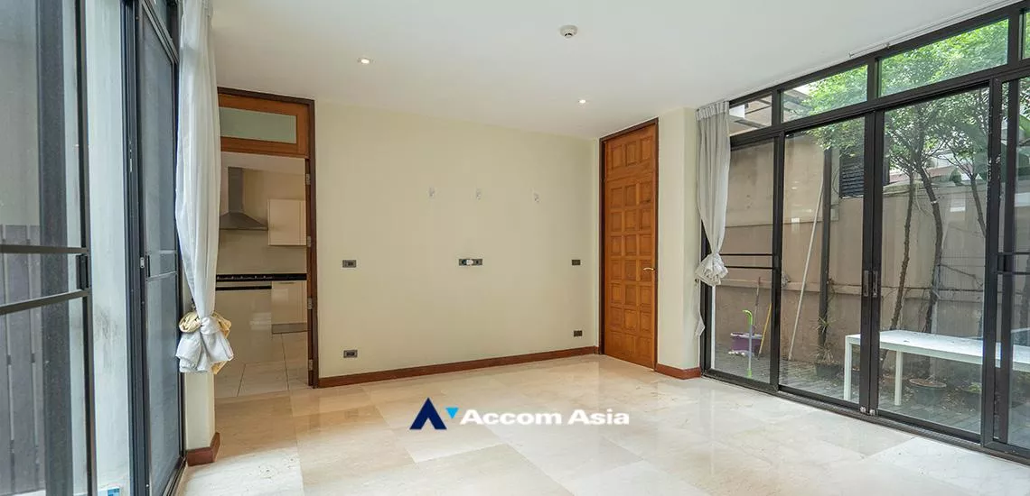 11  4 br House For Rent in Sukhumvit ,Bangkok BTS Phrom Phong at Emporium Pool Compound AA13420