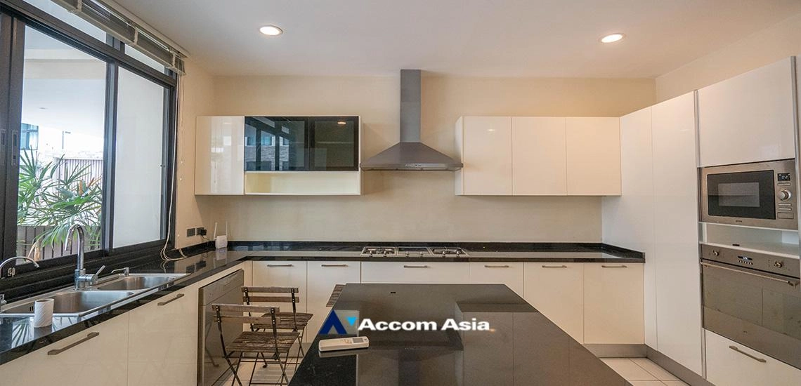 14  4 br House For Rent in Sukhumvit ,Bangkok BTS Phrom Phong at Emporium Pool Compound AA13420