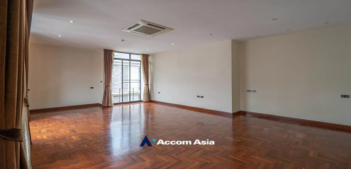 14  4 br House For Rent in Sukhumvit ,Bangkok BTS Phrom Phong at Emporium Pool Compound AA13420