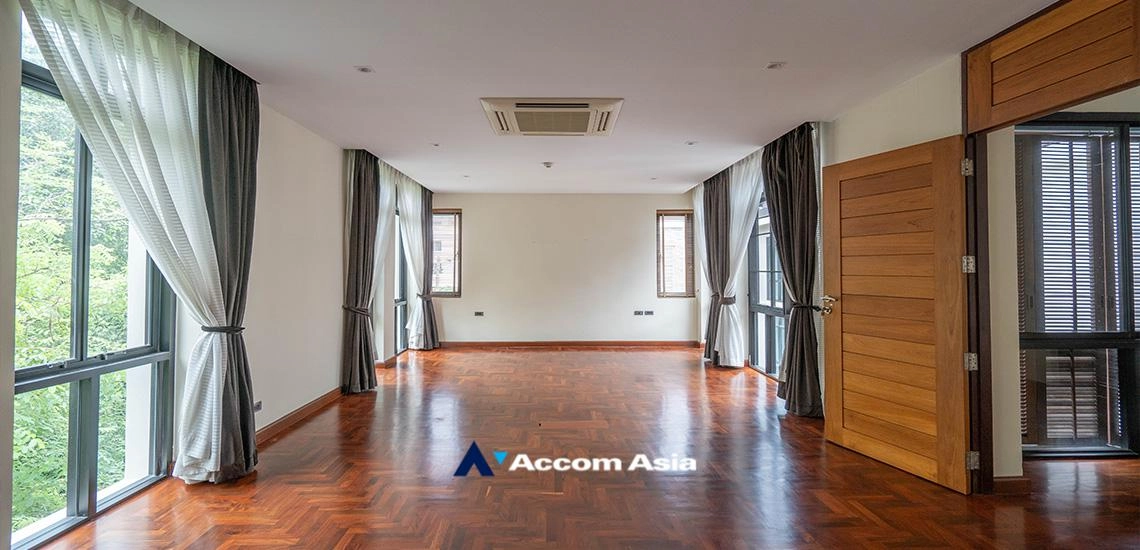16  4 br House For Rent in Sukhumvit ,Bangkok BTS Phrom Phong at Emporium Pool Compound AA13420