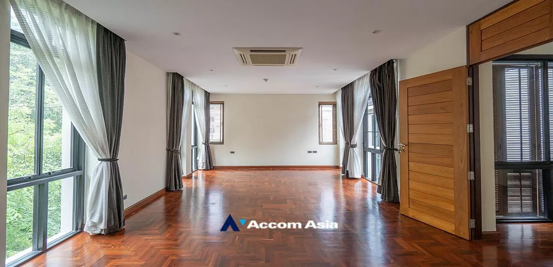 15  4 br House For Rent in Sukhumvit ,Bangkok BTS Phrom Phong at Emporium Pool Compound AA13420