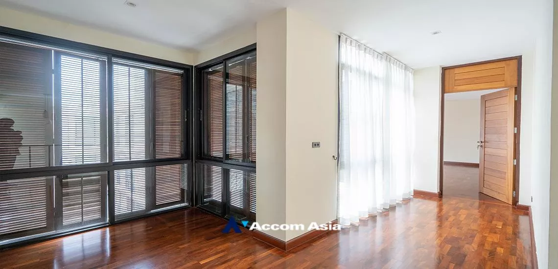 16  4 br House For Rent in Sukhumvit ,Bangkok BTS Phrom Phong at Emporium Pool Compound AA13420
