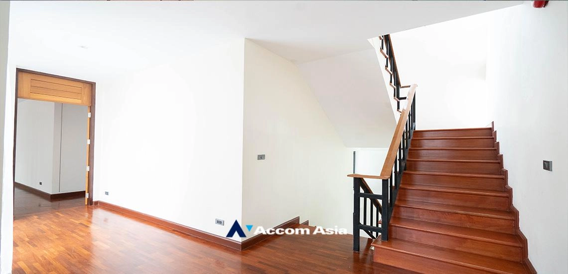 18  4 br House For Rent in Sukhumvit ,Bangkok BTS Phrom Phong at Emporium Pool Compound AA13420