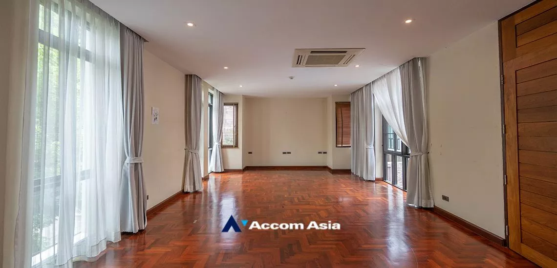 18  4 br House For Rent in Sukhumvit ,Bangkok BTS Phrom Phong at Emporium Pool Compound AA13420