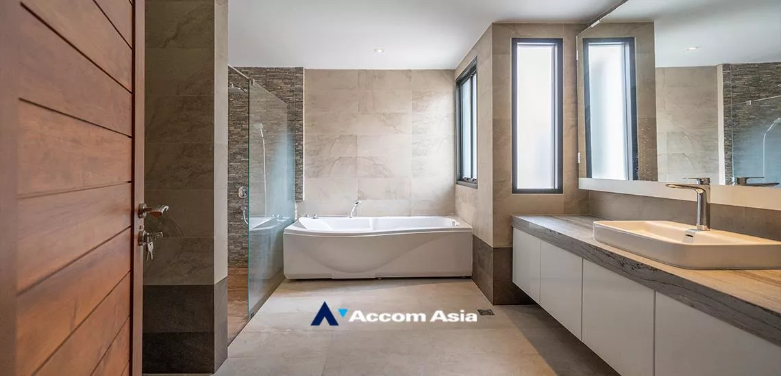 19  4 br House For Rent in Sukhumvit ,Bangkok BTS Phrom Phong at Emporium Pool Compound AA13420