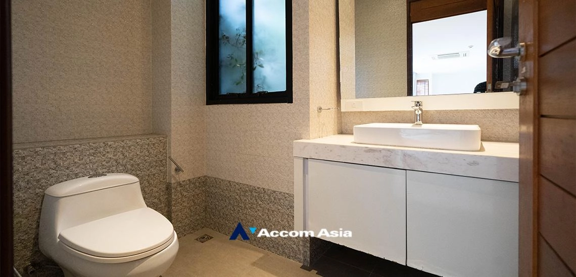 21  4 br House For Rent in Sukhumvit ,Bangkok BTS Phrom Phong at Emporium Pool Compound AA13420