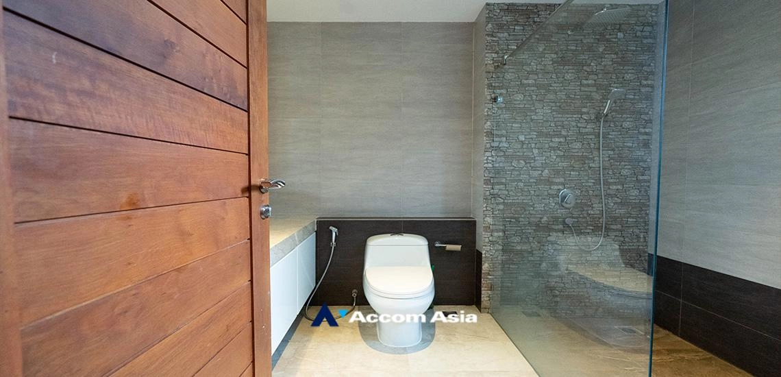 22  4 br House For Rent in Sukhumvit ,Bangkok BTS Phrom Phong at Emporium Pool Compound AA13420