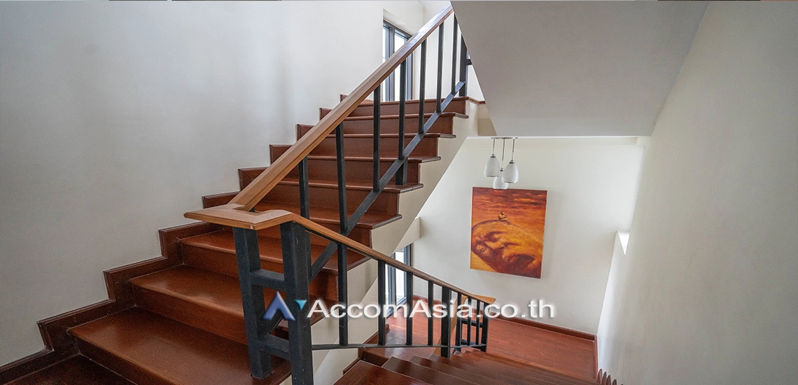 10  5 br House For Rent in Sukhumvit ,Bangkok BTS Phrom Phong at Emporium Pool Compound AA13422