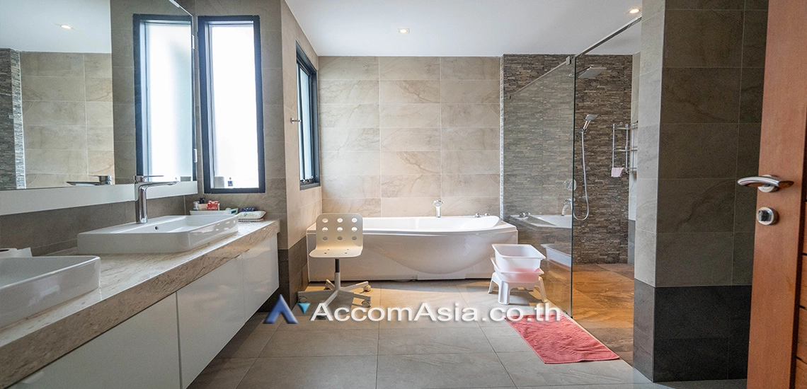 9  5 br House For Rent in Sukhumvit ,Bangkok BTS Phrom Phong at Emporium Pool Compound AA13422