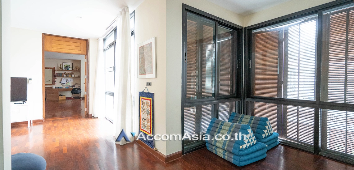 4  5 br House For Rent in Sukhumvit ,Bangkok BTS Phrom Phong at Emporium Pool Compound AA13422