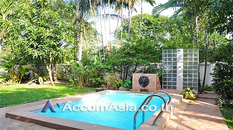 Home Office, Private Swimming Pool, Pet friendly |  2 Bedrooms  House For Rent in Phaholyothin, Bangkok  near BTS Ari (AA13424)