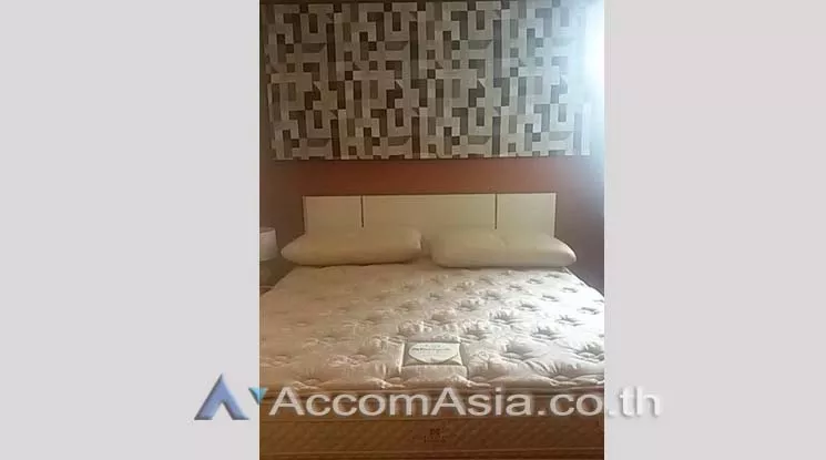  3 Bedrooms  Condominium For Rent in Ploenchit, Bangkok  near BTS Ratchadamri (AA13433)
